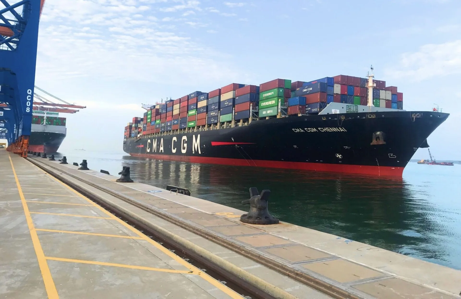 Gemalink sets a new record when operating 2 vessels at the same time with an output of 30 thousand TEUs